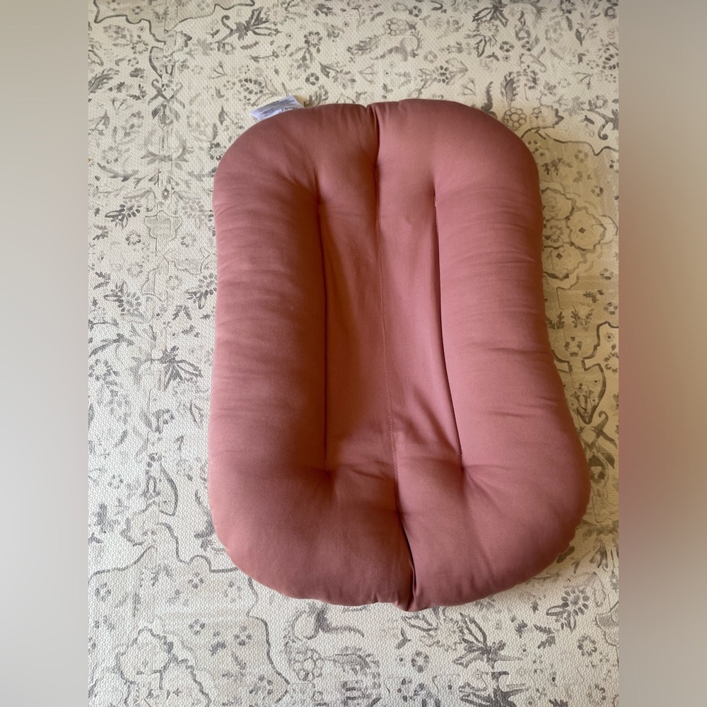 Snuggle Me infant lounger in gumdrop